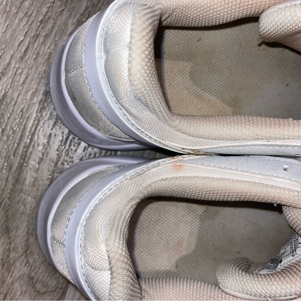Nike Womens Legend Essential 2 White Gold Running Shoes Sneakers Size 10 - Picture 11 of 12